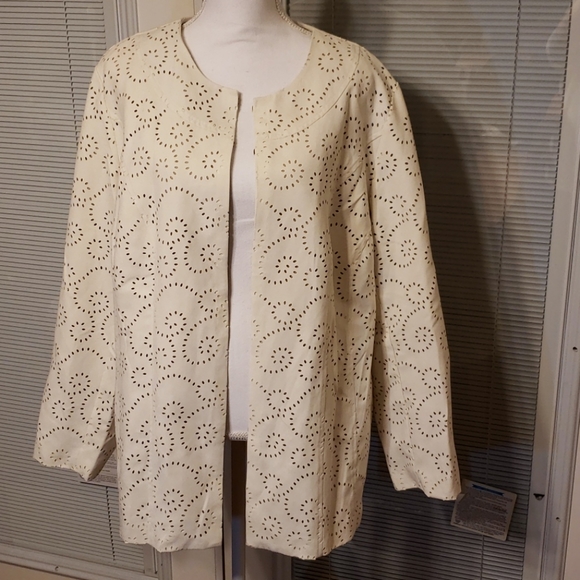 Maggie Barnes Jackets & Blazers - Maggie Barnes blazer - stunningly beautiful.